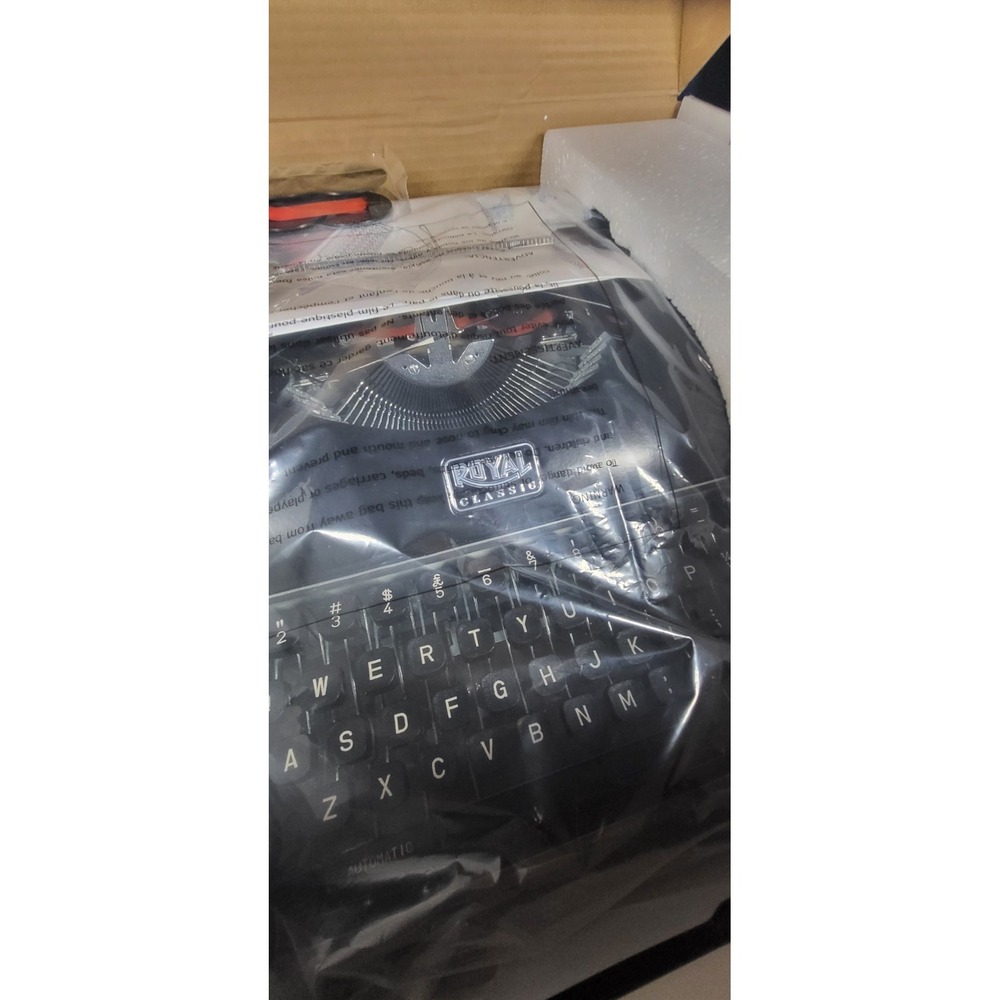 Royal Classic Manual Typewriter Black Open Box New Condition*sealed Inside Box - Picture 4 of 14
